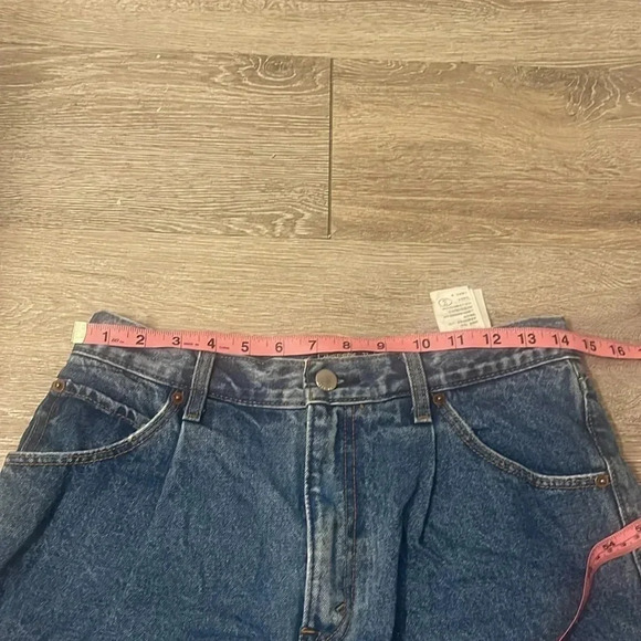 A&F Jean Shorts Pleated Cuffed High Rise Size 4 27 Blue Washed - Picture 6 of 7